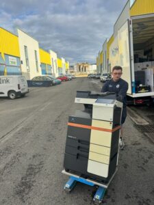 mover una fotocopiadora con elevador subeescaleras en Sondika